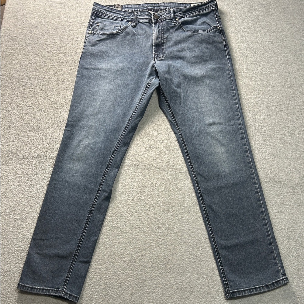 Buffalo David Bitton AXEL Denim Jeans Mens 38x32 Light Wash Slim Stretch Casual
